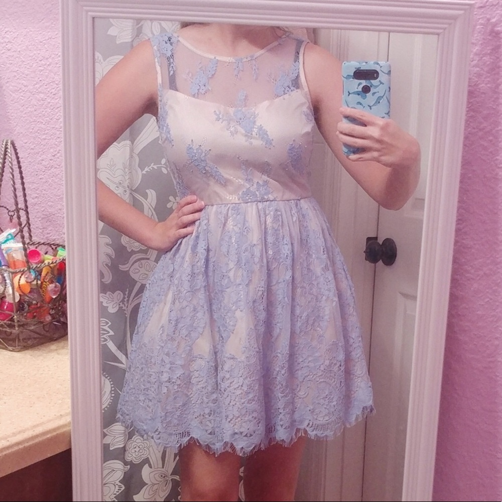 CITY TRIANGLES Size 5 Powder Blue Lace Layer Dress